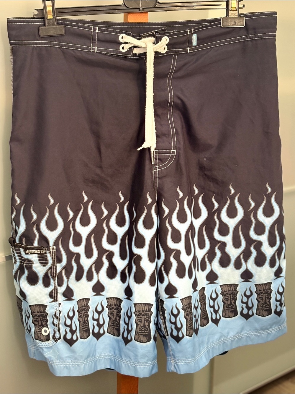 Ripzone Blue Flame Tiki Totem Board Shorts Swim Trunks Size 36